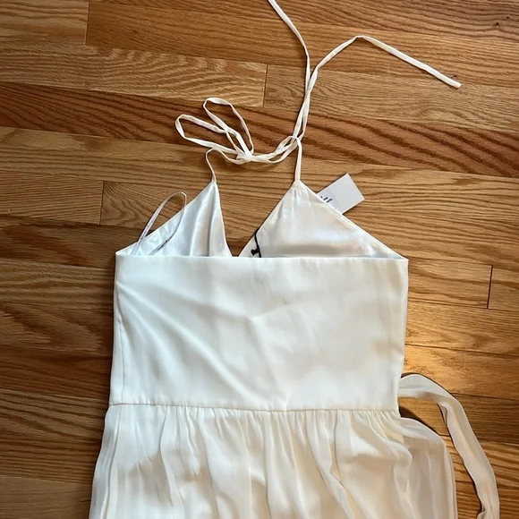 BNWT Ceremony by Joanne August Halter Wrap Chiffon Dress in Off-White size M - Picture 11 of 16